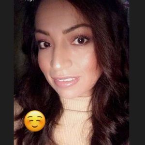 Meet your Posher, Mirna
