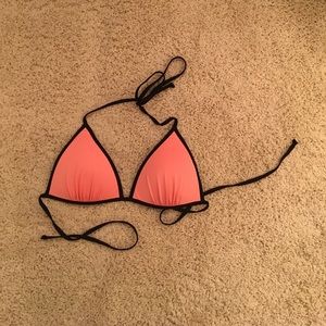 H&M triangl look alike top