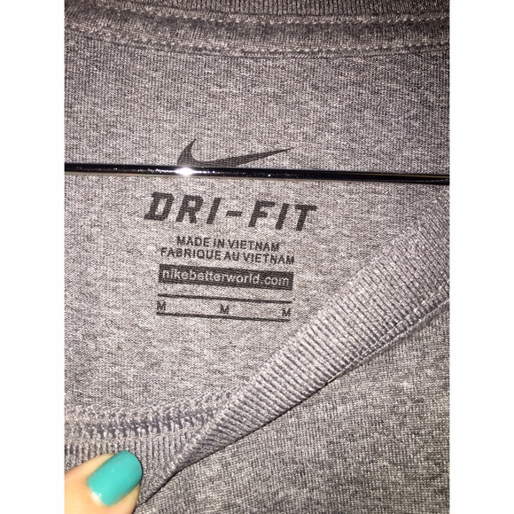 Nike Shirts - NIKE DRI Fit Grey Short Sleeve Shirt Nike Shirts - NIKE DRI Fit Grey Short Sleeve Shirt