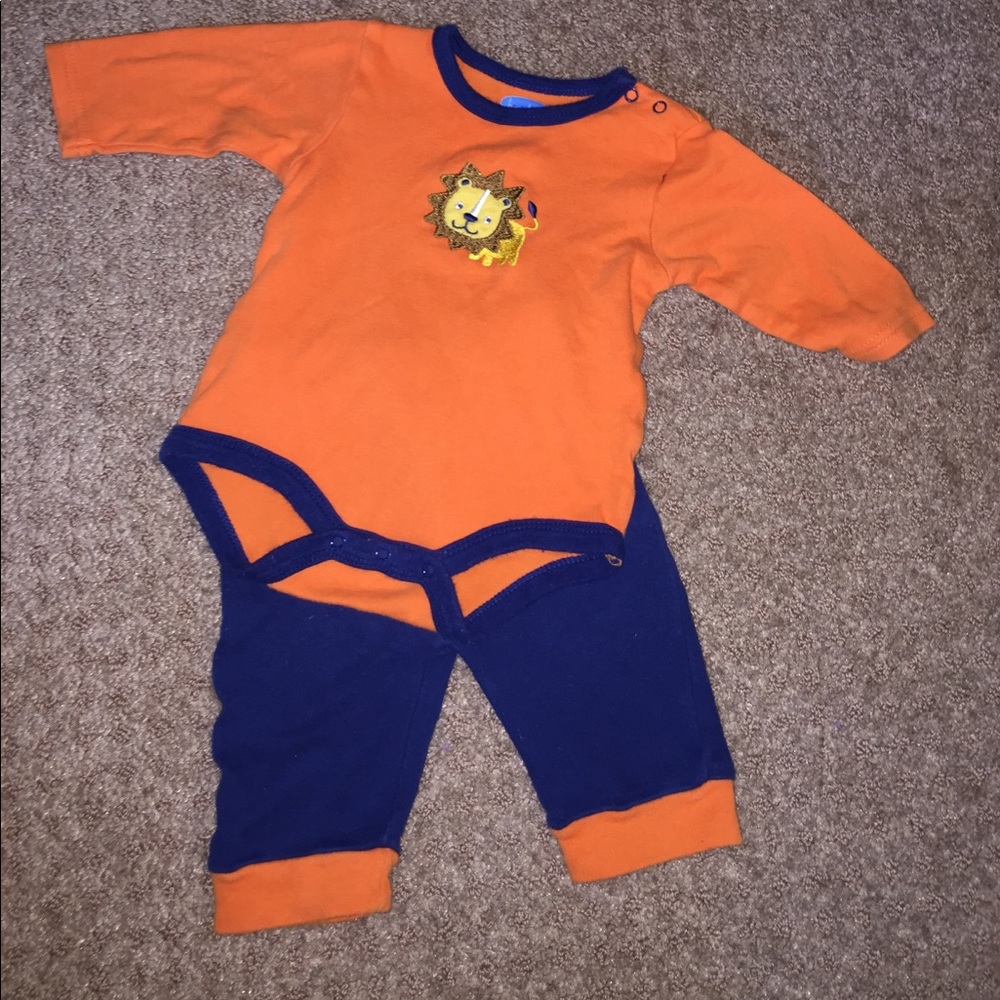 Lion onesie & pants🦁