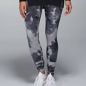 Lululemon Wunder Under in Floral Platoon