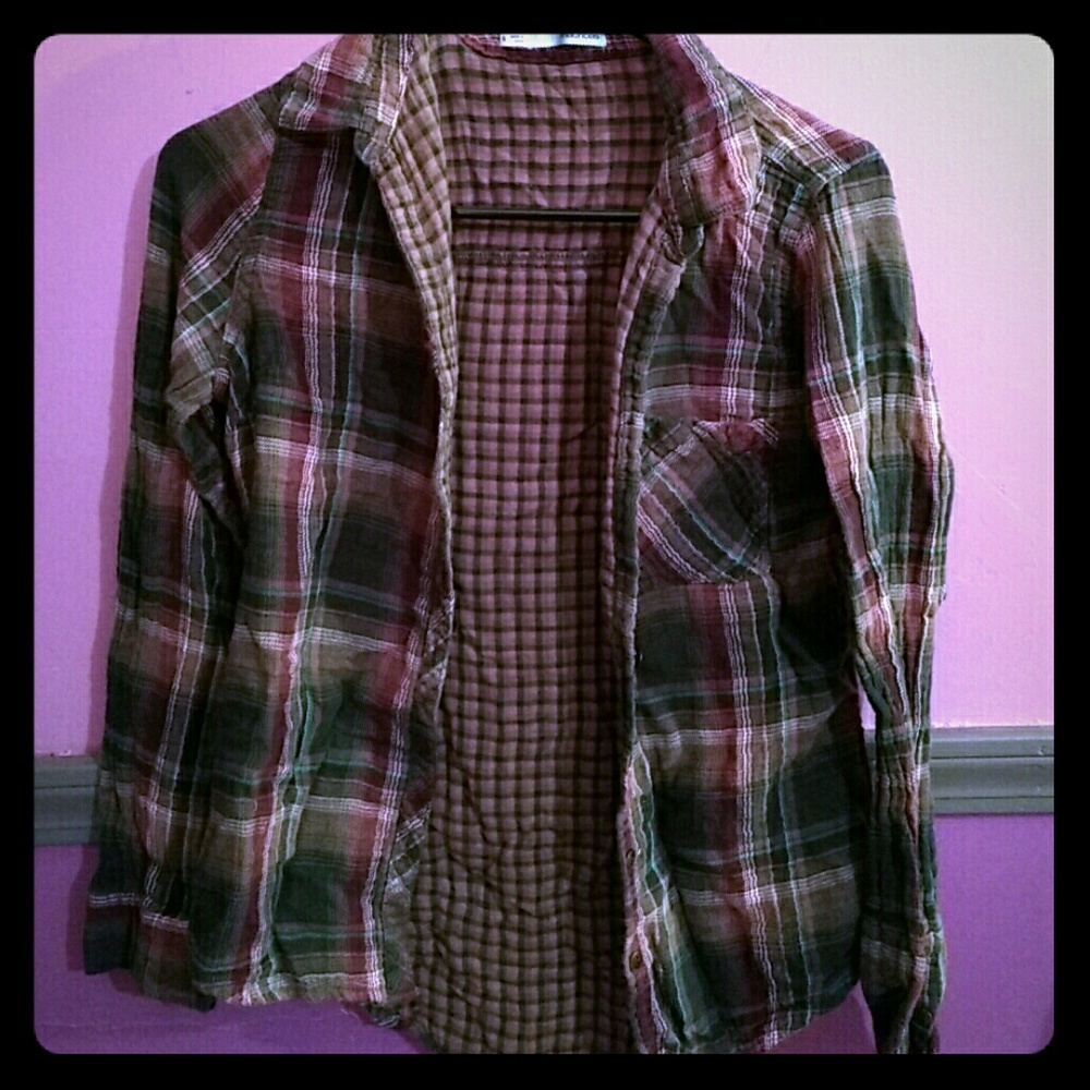 Wrinkled relaxed plaid button down