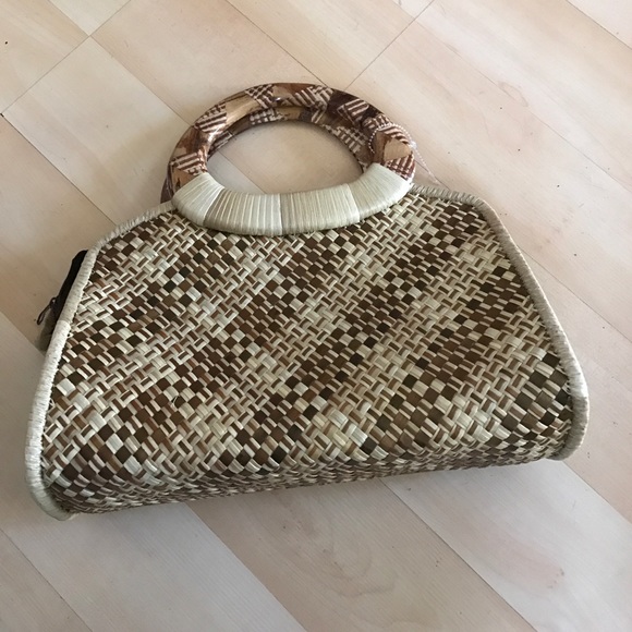 Handbags - Vintage straw purse