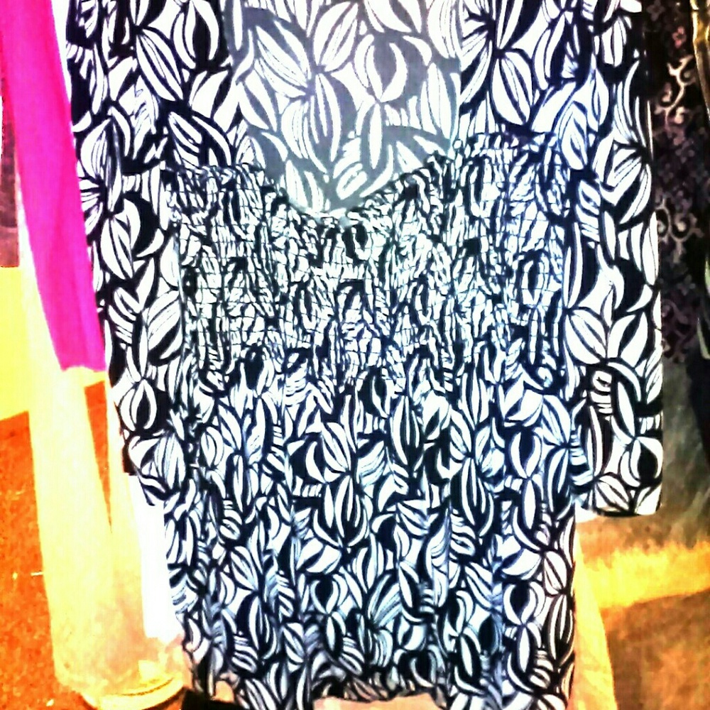 Tops - Picture 2 of 4