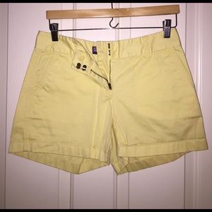 Yellow vineyard vines shorts