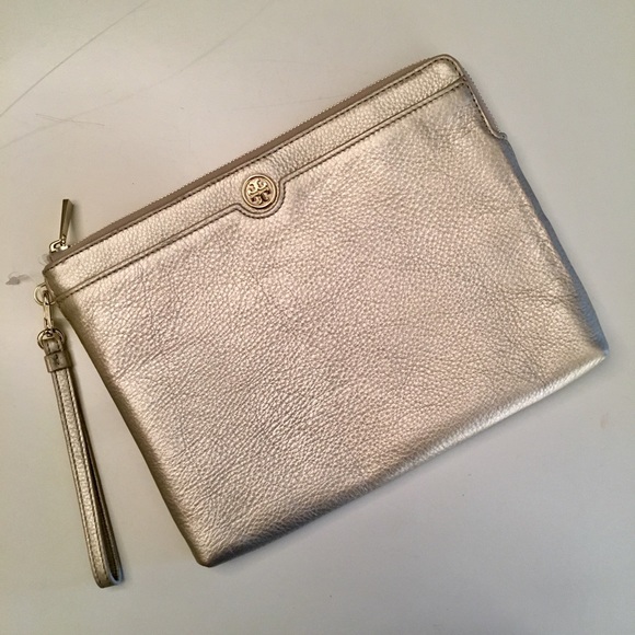 Tory Burch Handbags - PRICE DROP🌟Tory Burch Landon Zip Clutch/Pouch