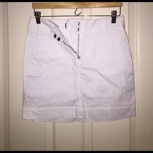 White vineyard vines skirt