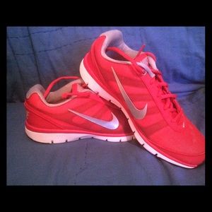 Red and white Nike Running Shoes good condition