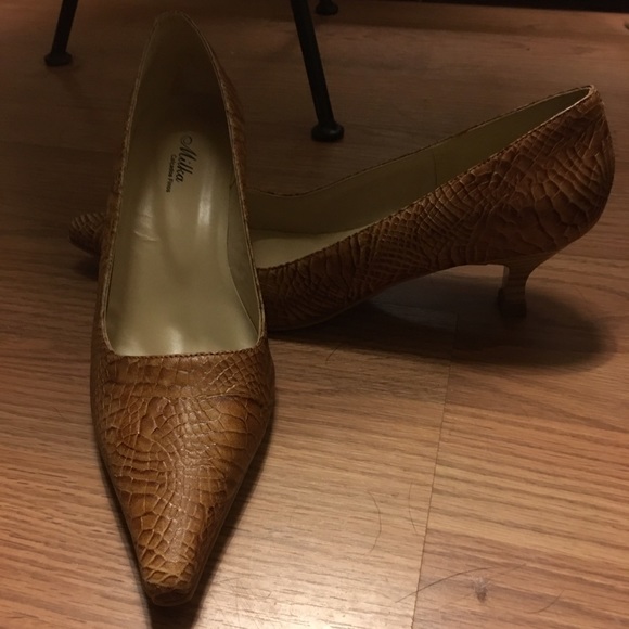 NWOT Milks light brown Croc Pumps - Picture 2 of 4