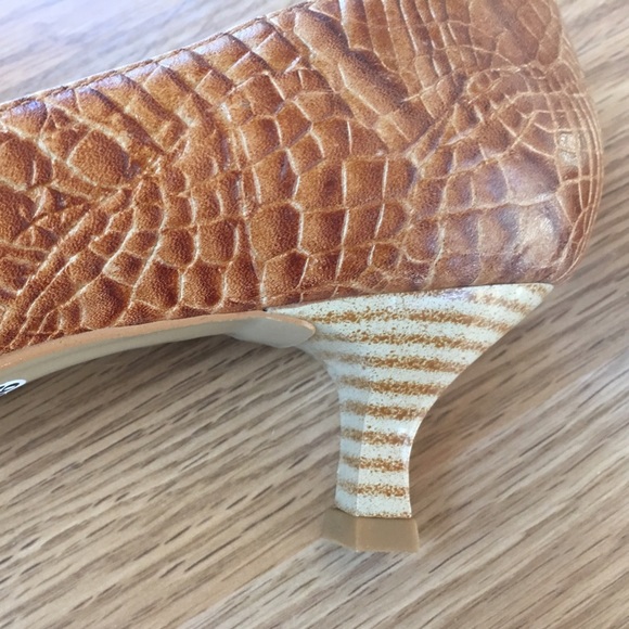 NWOT Milks light brown Croc Pumps - Picture 3 of 4