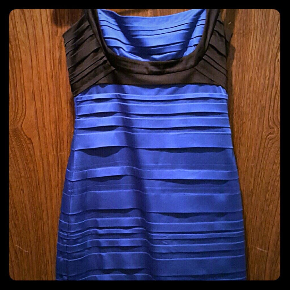 BCBG Max Azria Blue Tier Cocktail Dress Size 6