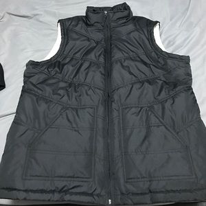 Like new Bass puffy vest