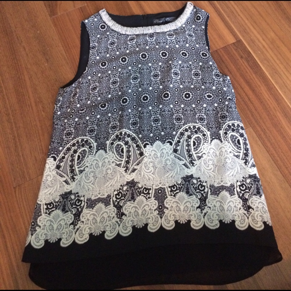 NWT Rose & Olive flowy sleeveless blouse - XS!