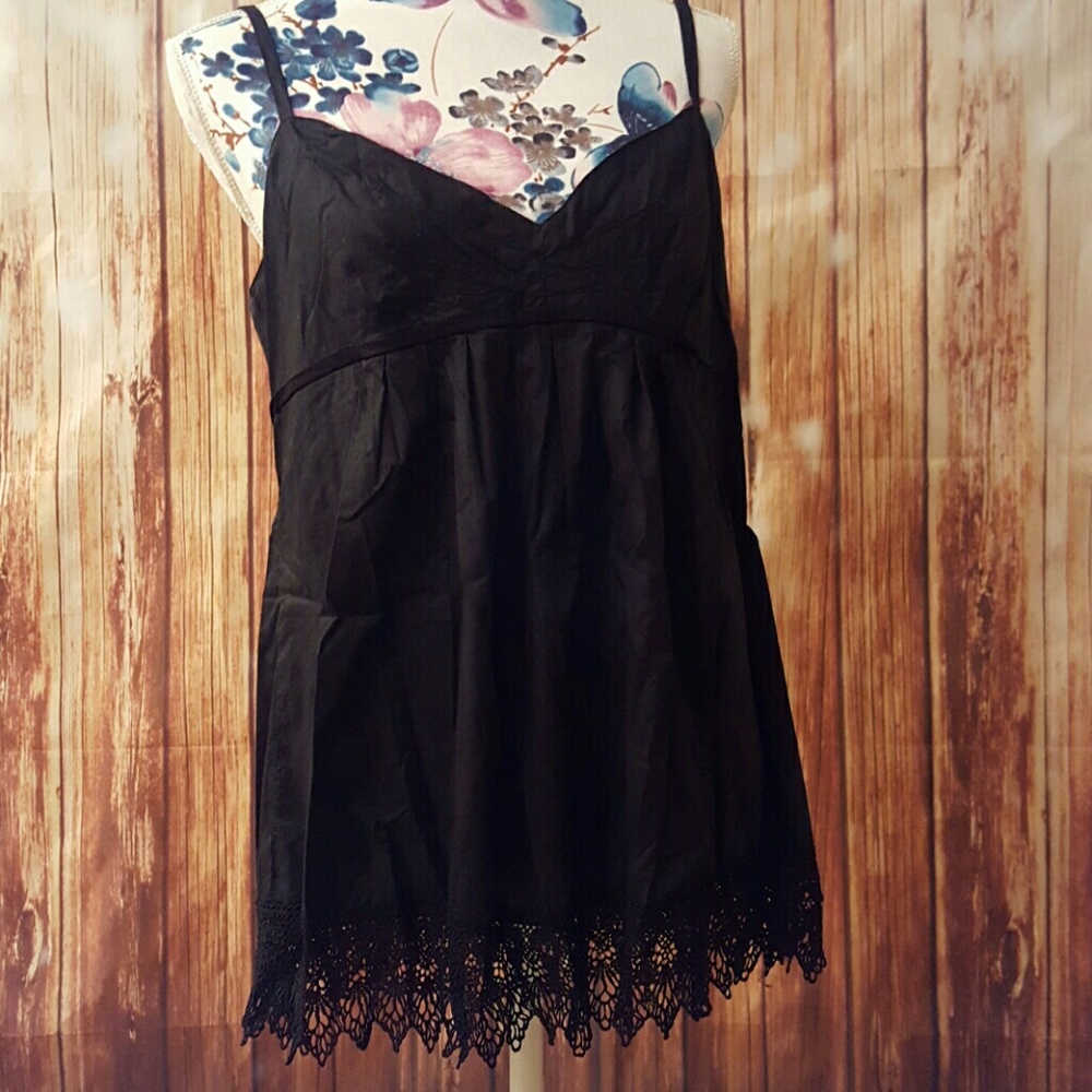 *REDUCED!* Baby doll top with crochet lace trim