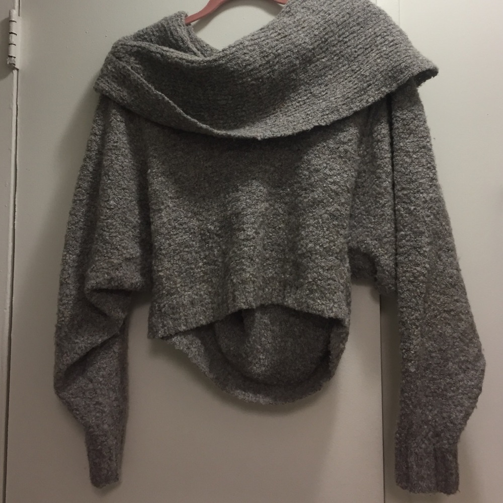 Grey crop top sweater