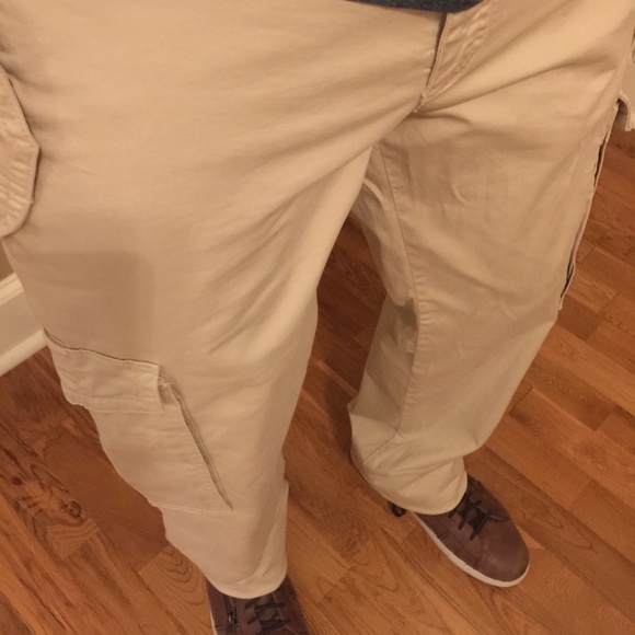 Burberry Cargo khakis. Perfect condition! - Picture 3 of 4