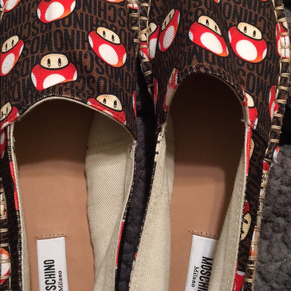 Moschino esperdrillas