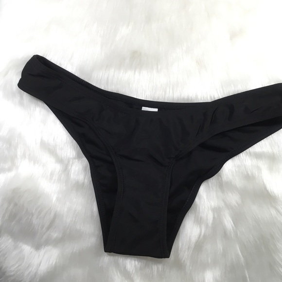 BOGO50% Black keyhole halter bikini - Picture 4 of 5