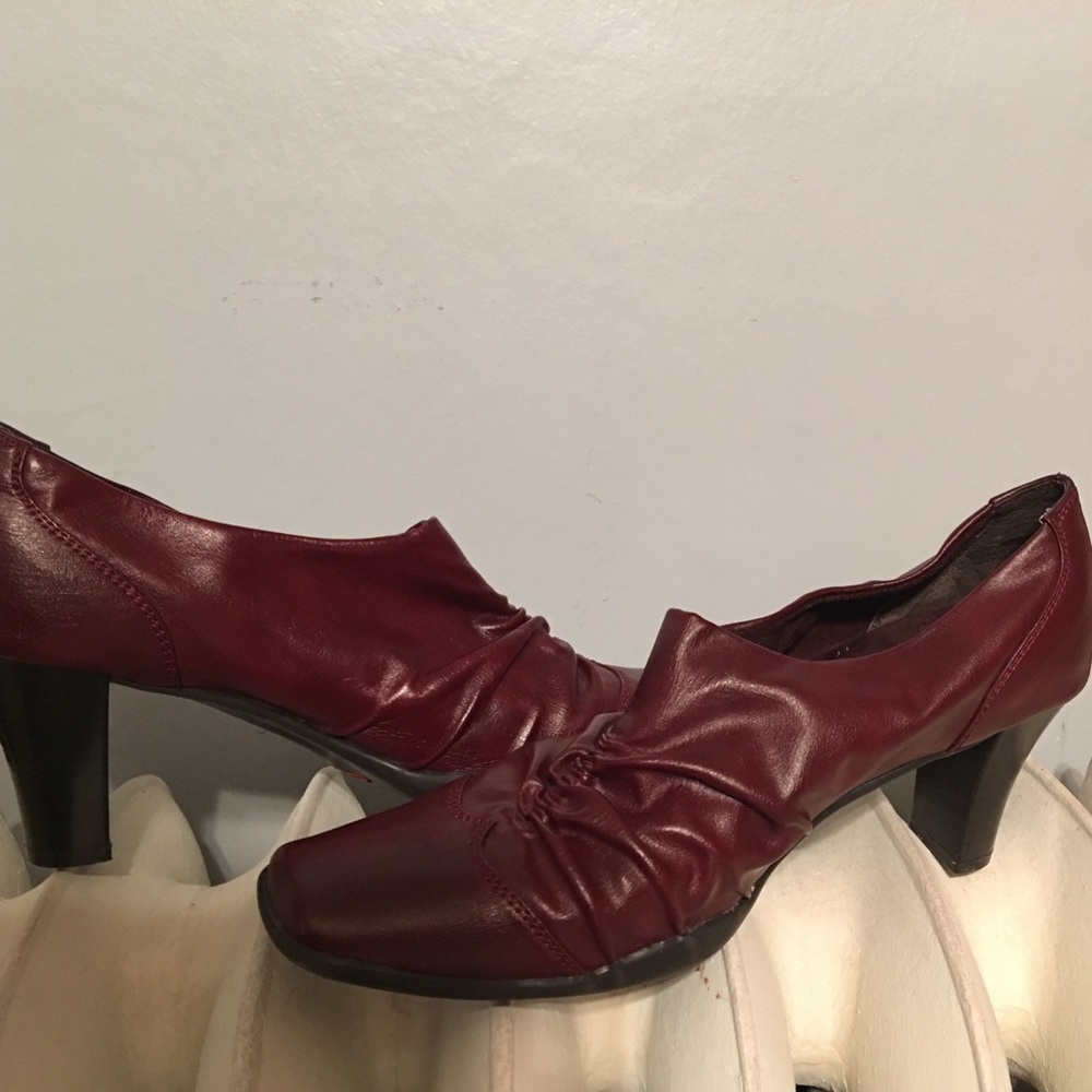 EUC Aerosole burgundy shoes