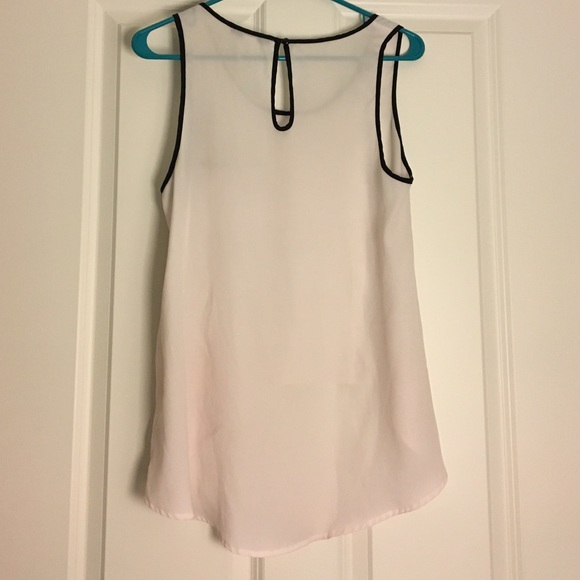 High-low Top - Picture 2 of 3