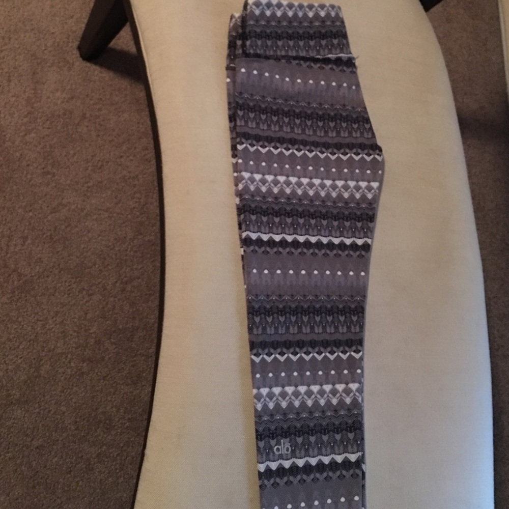 Alo airbrush leggings great condition.