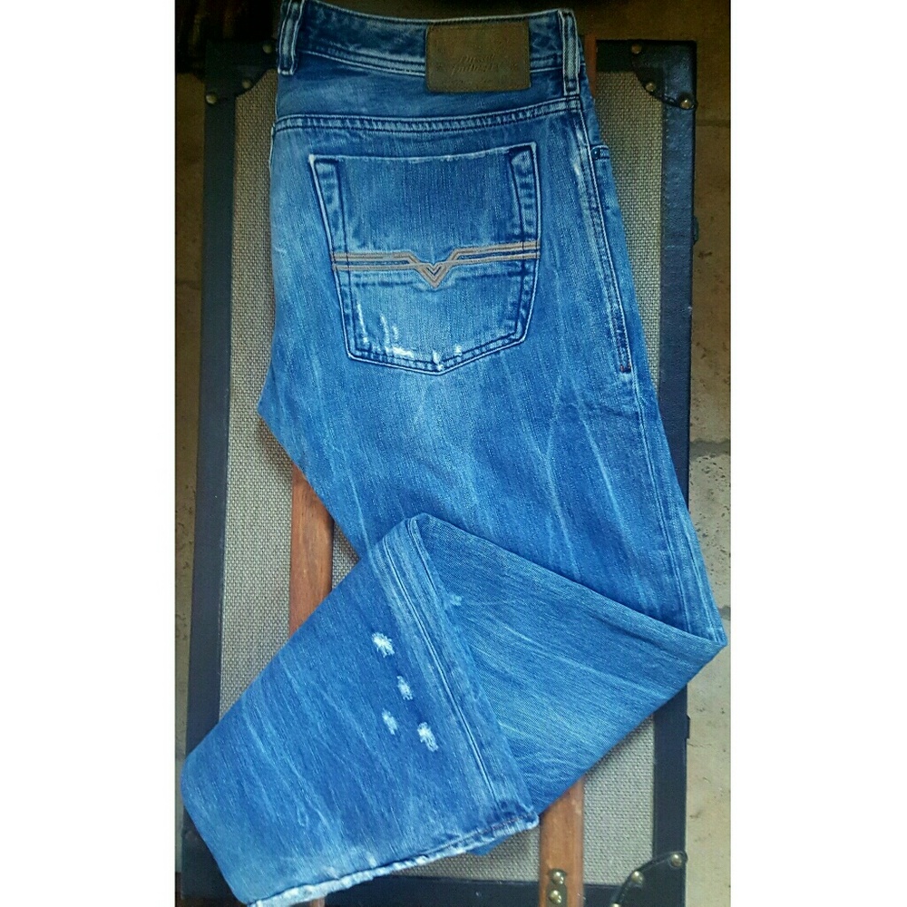 DISCOUNT ON DIESEL MEN'S JEANS