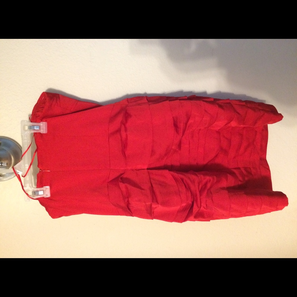 Red strapless Express size 6 dress