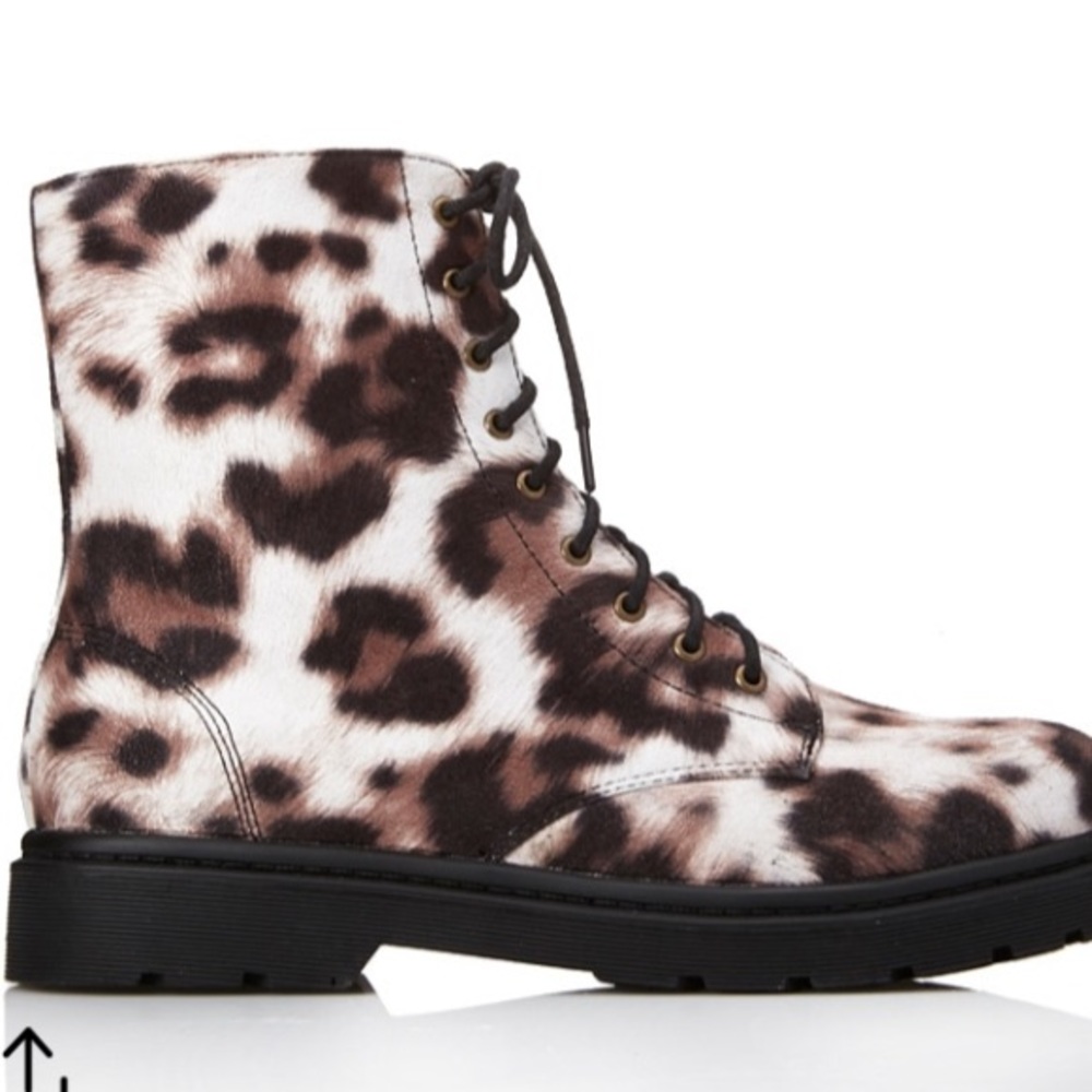 Size 10 new with tags leopard boots