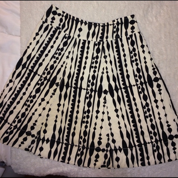 Anthropologie Dresses & Skirts - Anthropologie Postmark black & white skirt sz 4