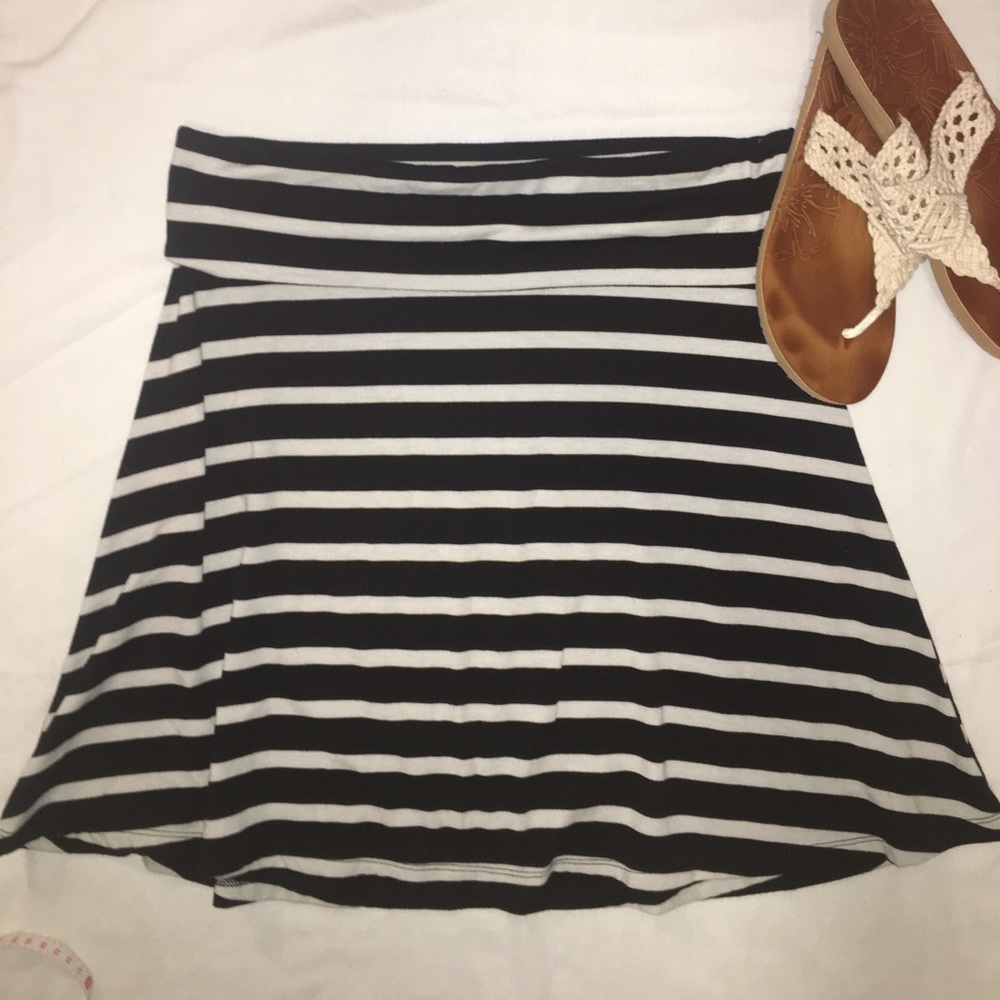 Mossimo skirt (L)