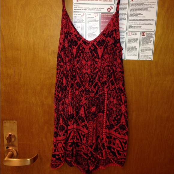 Black and red romper - Picture 1 of 1