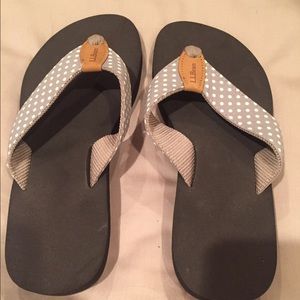 LL Bean Women's Size 8 Gray Polka Dot flip flops