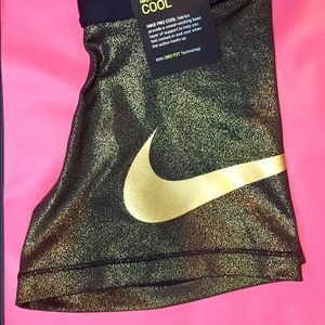 BNWT Nike Pro 3" Shorts