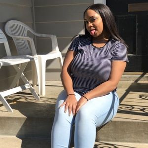 Meet your Posher, Desiree