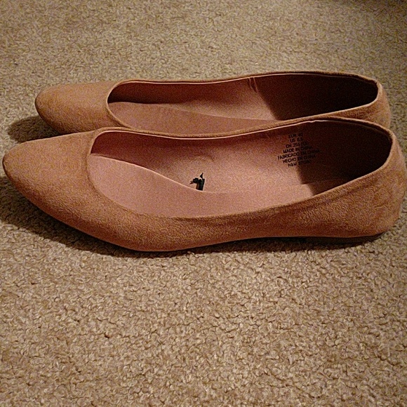 H&M Flats - Picture 2 of 3