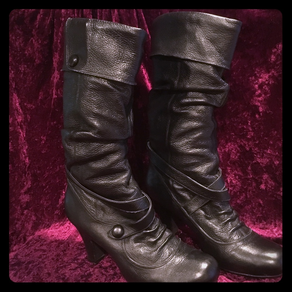 Bakers Brand super soft black leather boots