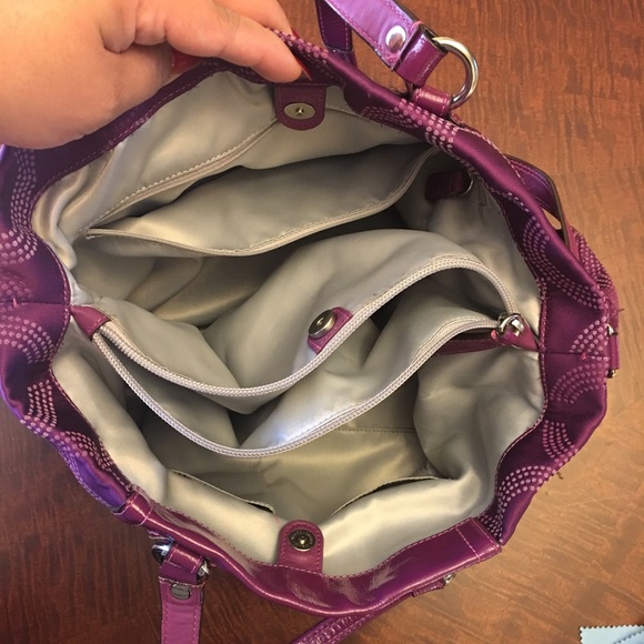 ** SOLD ** Coach shoulder bag - Picture 4 of 4
