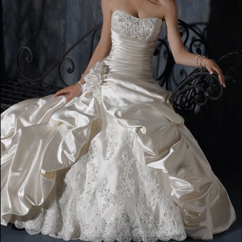Wedding dress