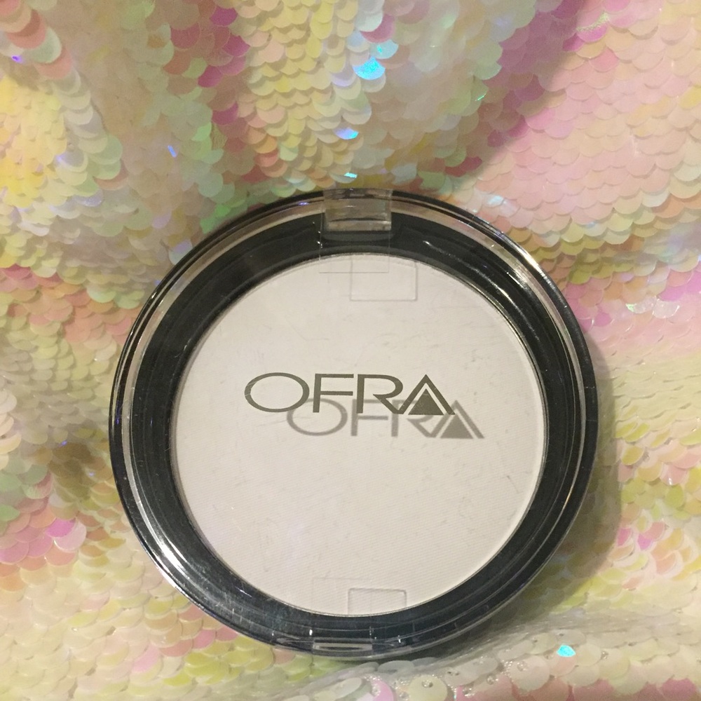 New OFRA Oil Control Pressed Powder - Picture 1 of 5