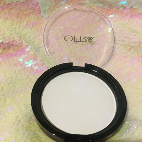 New OFRA Oil Control Pressed Powder - Picture 2 of 5