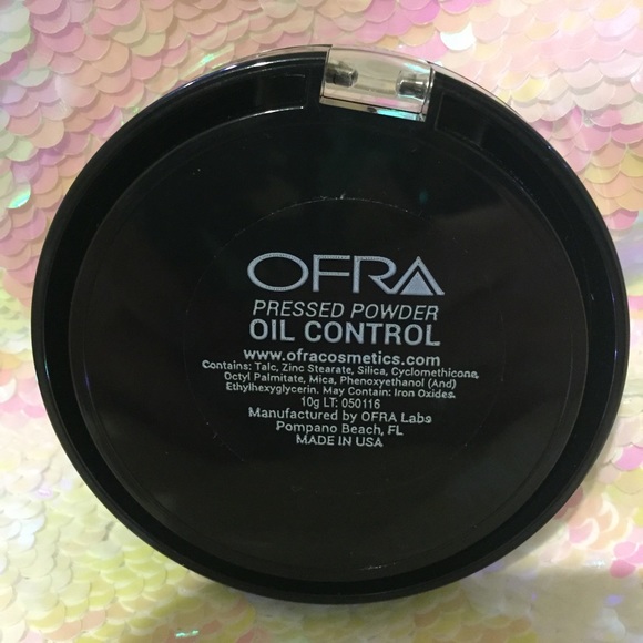 New OFRA Oil Control Pressed Powder - Picture 3 of 5
