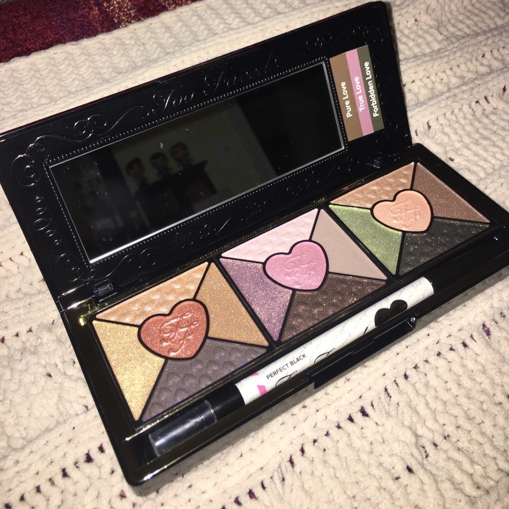Too Faced Love Palette