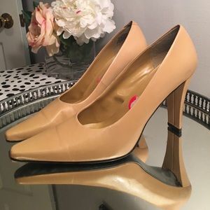 Enzo Classic Taupe pump