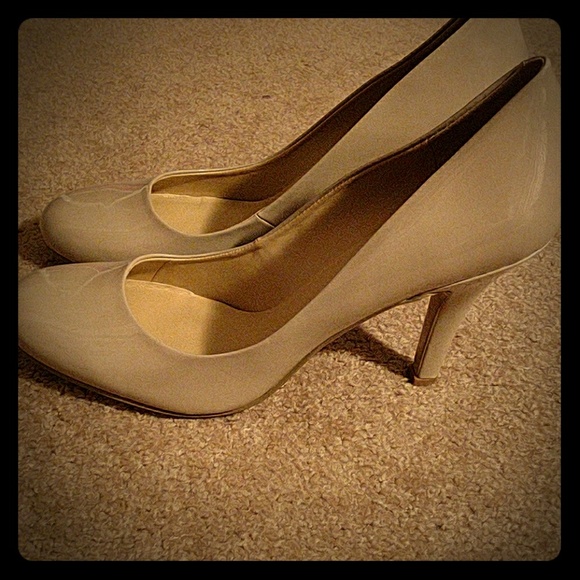 Nine West heels - Picture 2 of 4