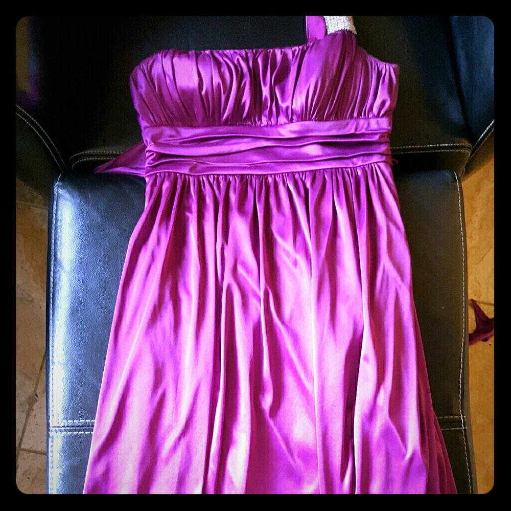 City Triangles Magenta One Shoulder Dress