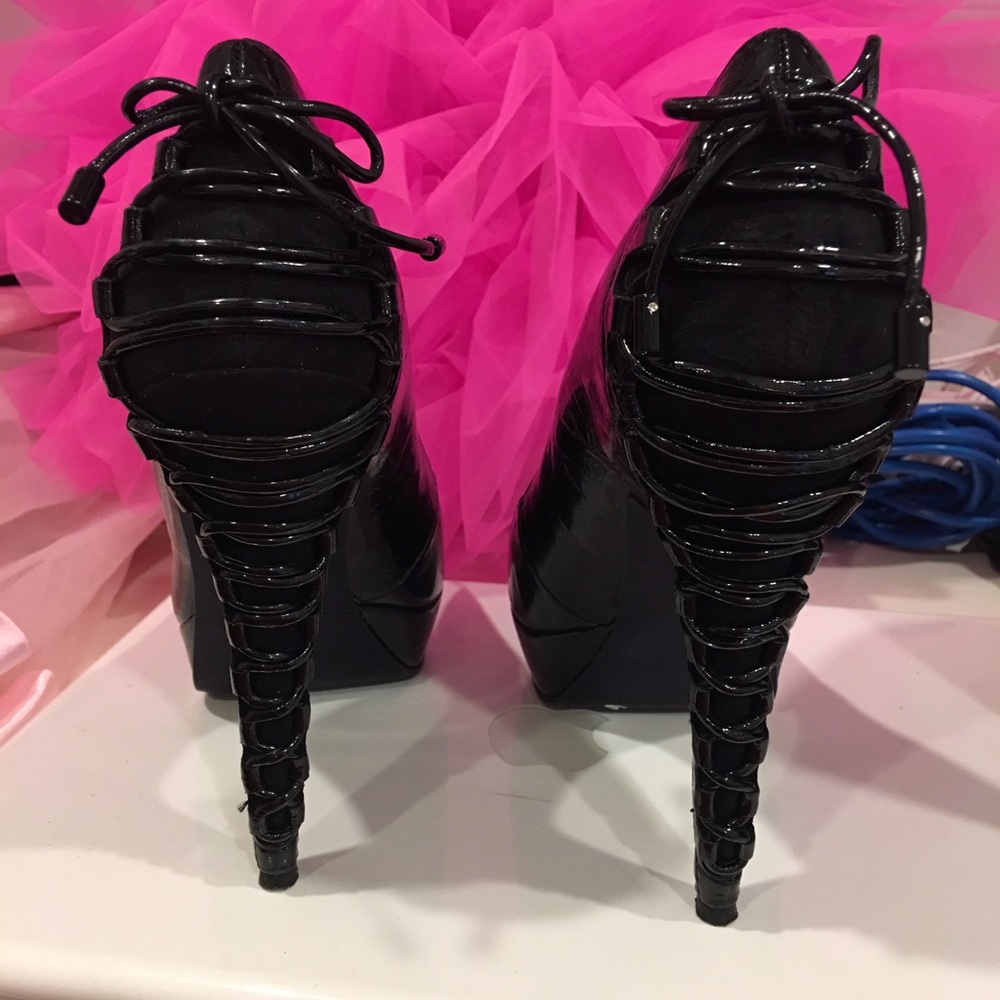 Rachel Roy black pumps 👠