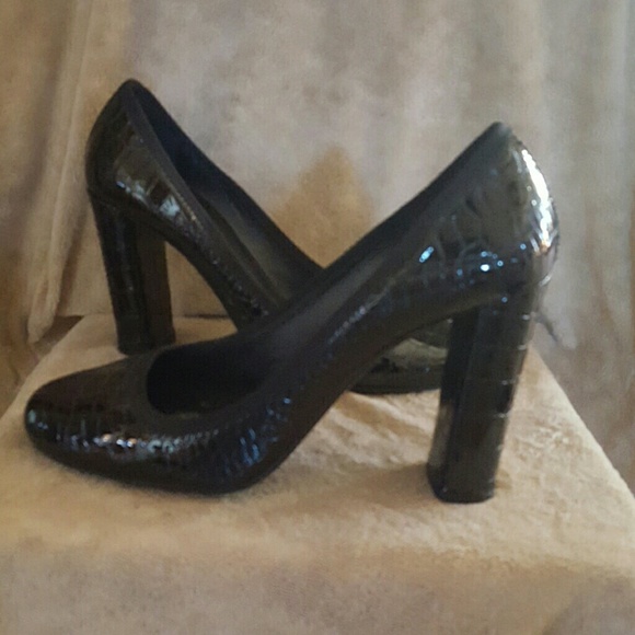 PRADA - Picture 2 of 3