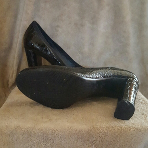 PRADA - Picture 3 of 3