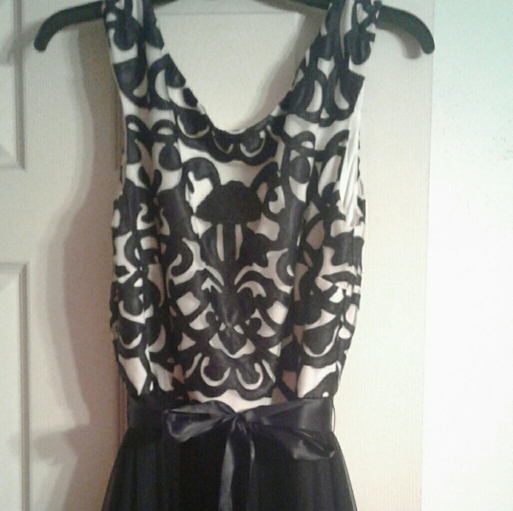 Prom/ ball gown dress