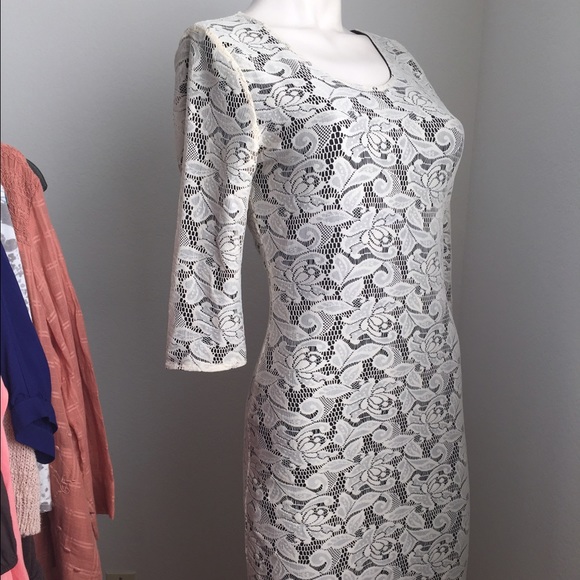 Cream lace dress - Picture 2 of 8